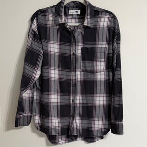 Old Navy Women's Boyfriend Navy and Pink Plaid Button Down Shirt